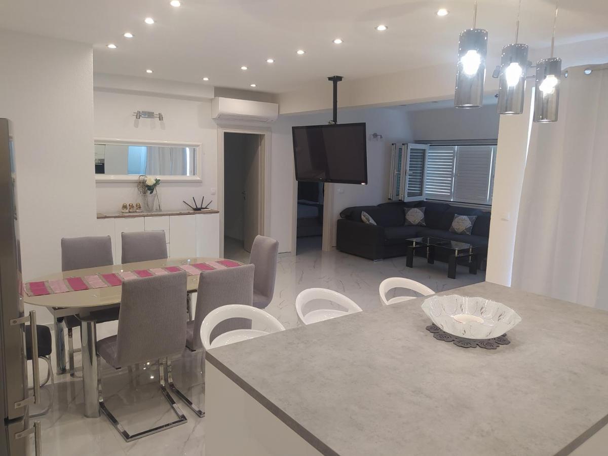 Apartmani Trubi 3 Vodice Exterior photo